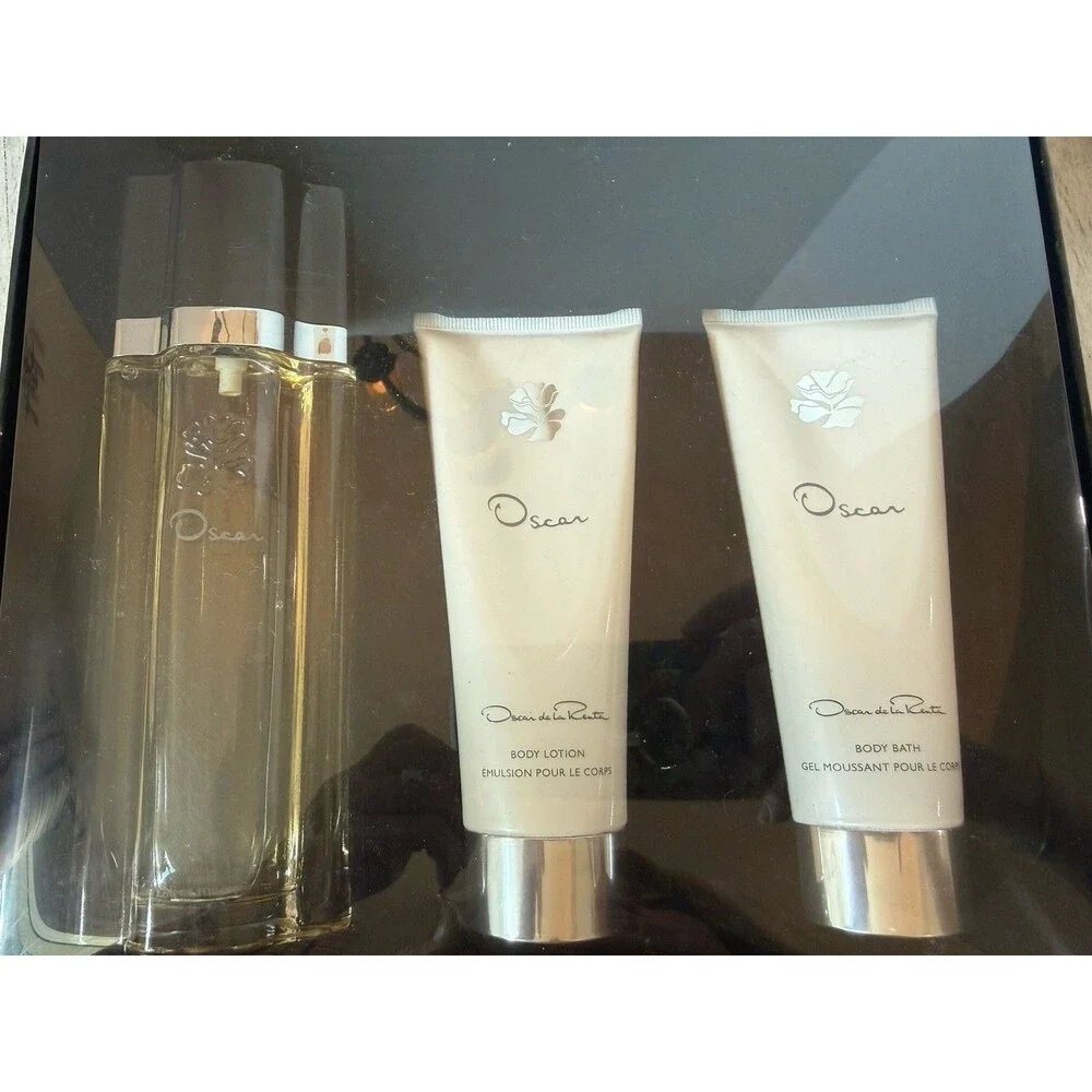 Oscar By Oscar de la Renta Women’s 3-Piece Gift Set EDT, Body Lotion, Shower Gel